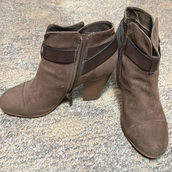 Limelight ankle heeled booties - Picture 2 of 3